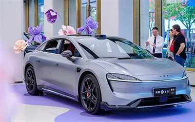 종이 예술과 자동차 브랜드